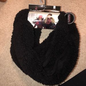 reversible cuddl duds scarf. brand new